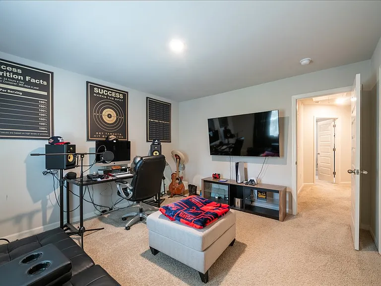 2514 Piering Dr — Photo 24