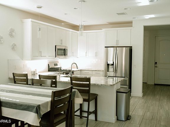 5th image of 2219 W MINTON Street