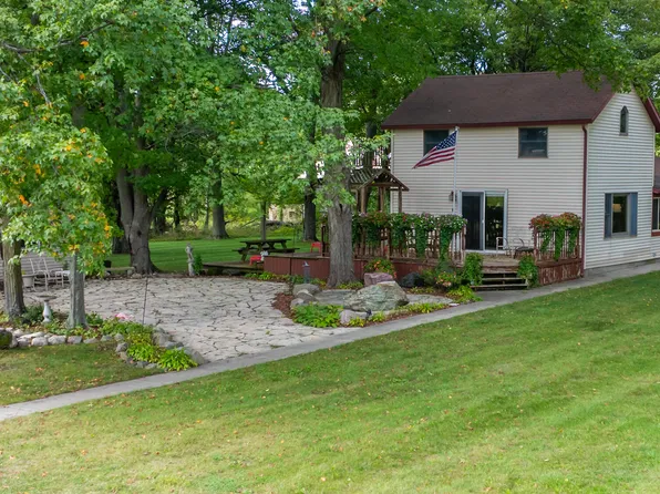 1180 S Bainbridge Center Rd, Benton Harbor, MI 49022