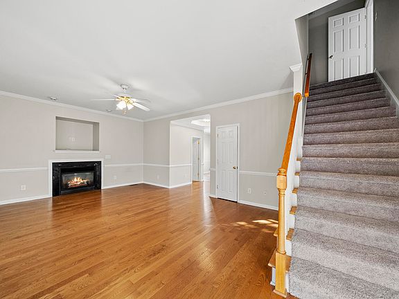 4th image of 1589 Rogers Pointe Ln