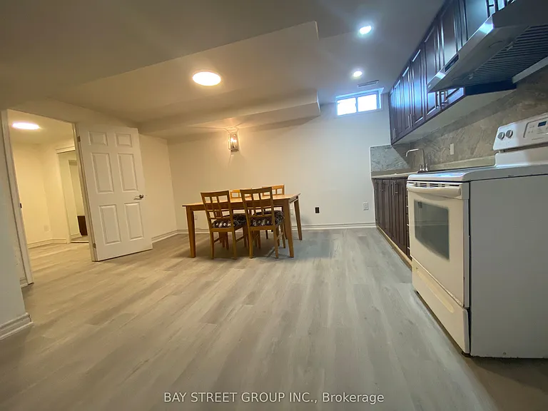 8 Kerwood Pl — Photo 4