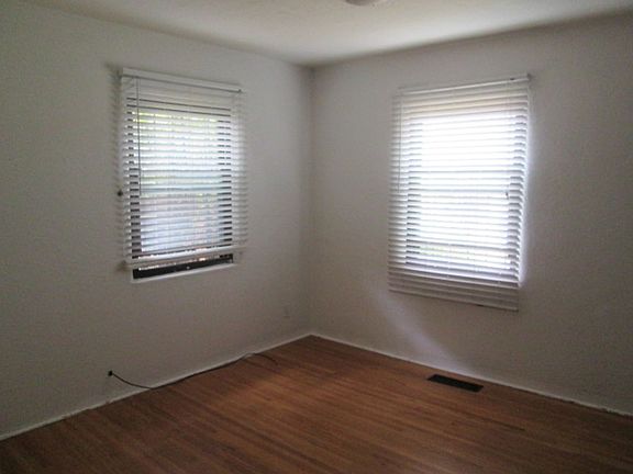 5th image of 4646 Idlewilde Ln SE