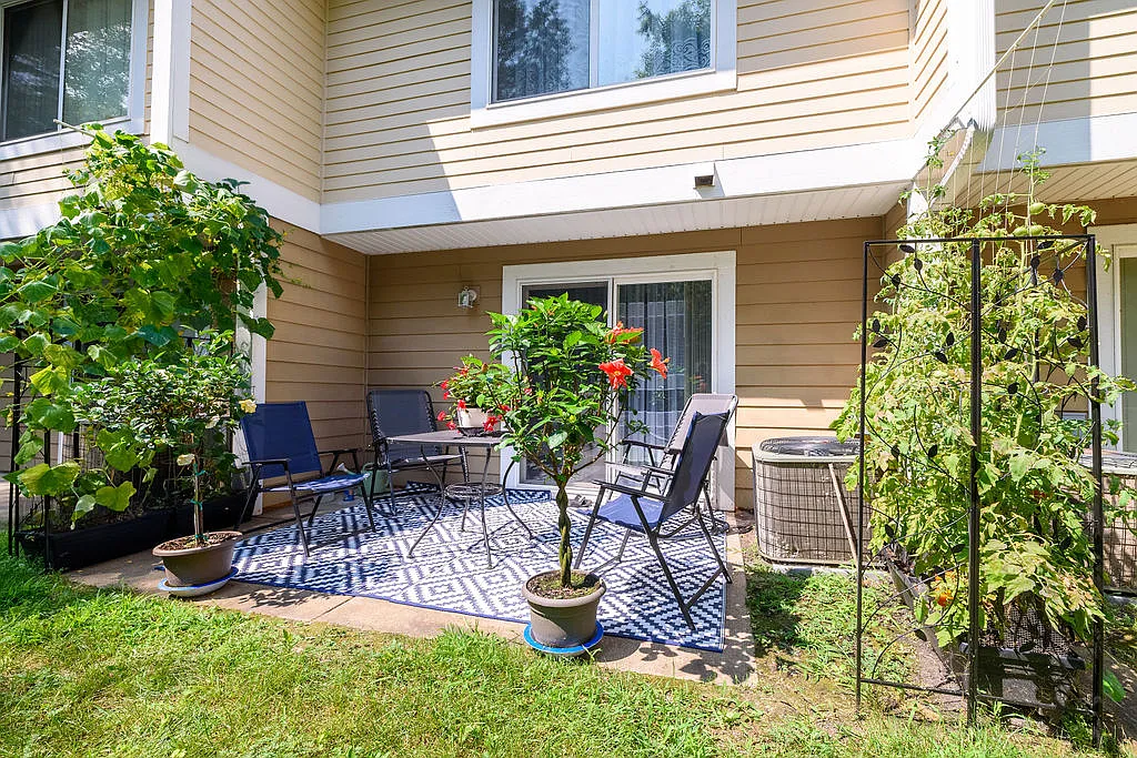 Chowen Bend Townhomes — Photo 3