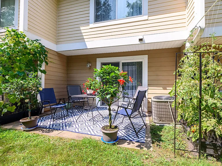 Chowen Bend Townhomes — Photo 3