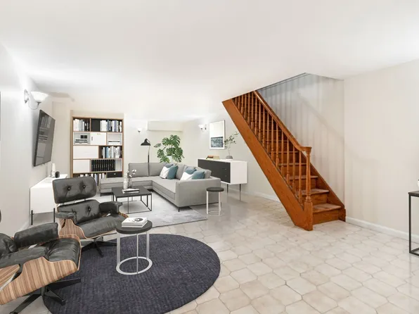 463 Saint John's Place image 6 of 8