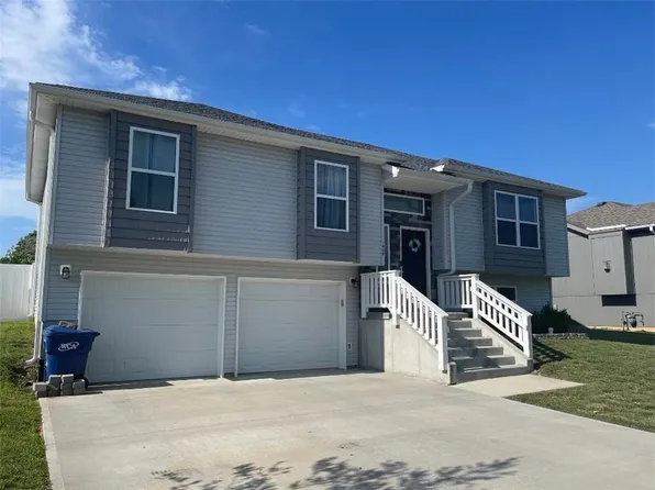 1408 W 6th Street Ter, Knob Noster, MO 65336