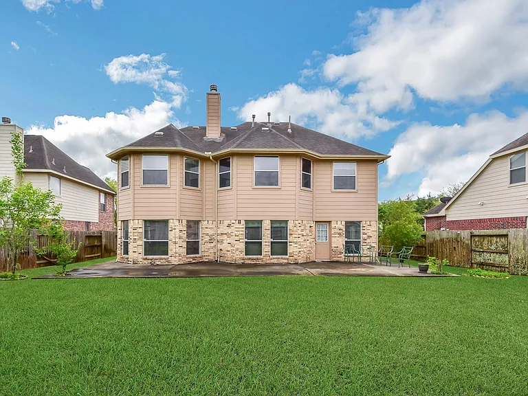 1815 Granite Field Ln — Photo 33
