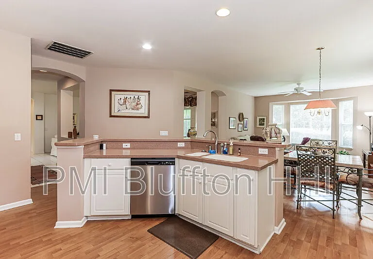10 Raymond Rd — Photo 11