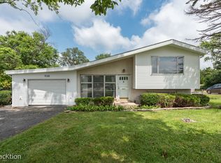 930 Maple Ave, Lisle, IL 60532