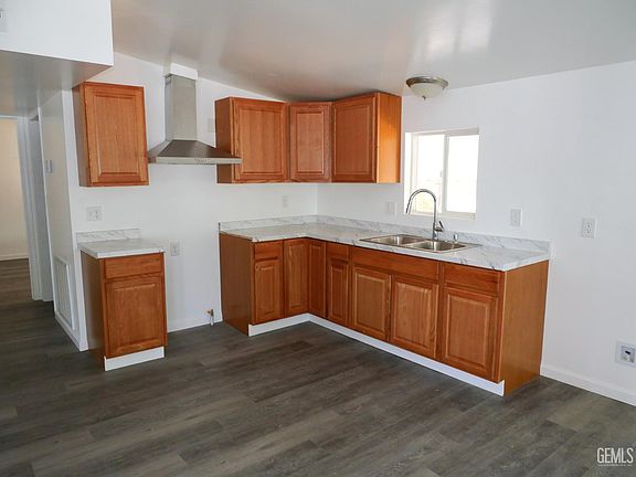 5th image of 142 W 11th Pl