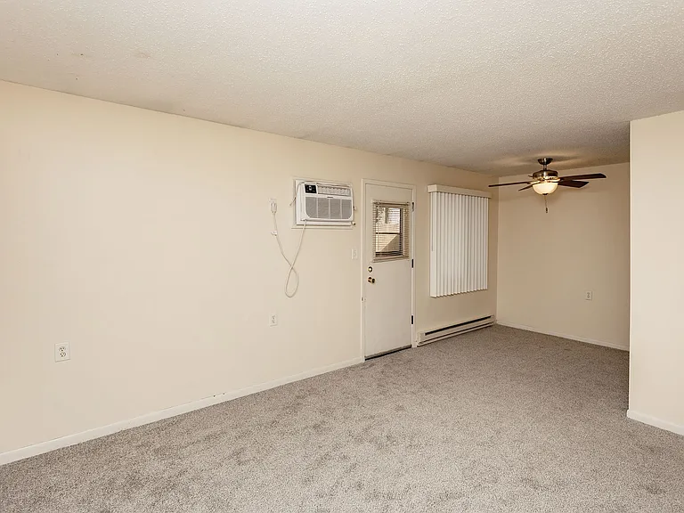 ONE MONTH FREE rent PLUS reduced rents! — Photo 9