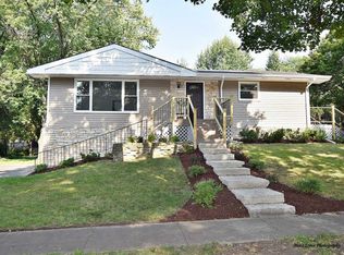 1224 Nicholas Ave, St Charles, IL 60174