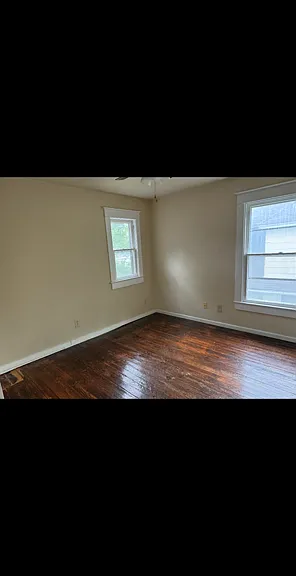 328 E Market St — Photo 10