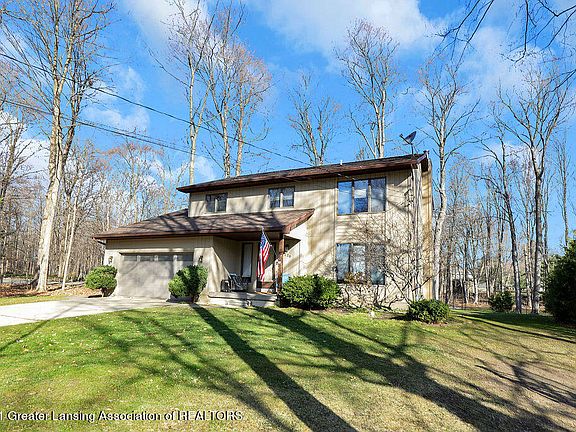 3rd image of 4220 Driftwood Dr
