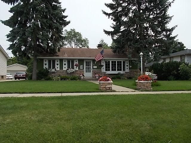 1st image of 105 S Hale Ave