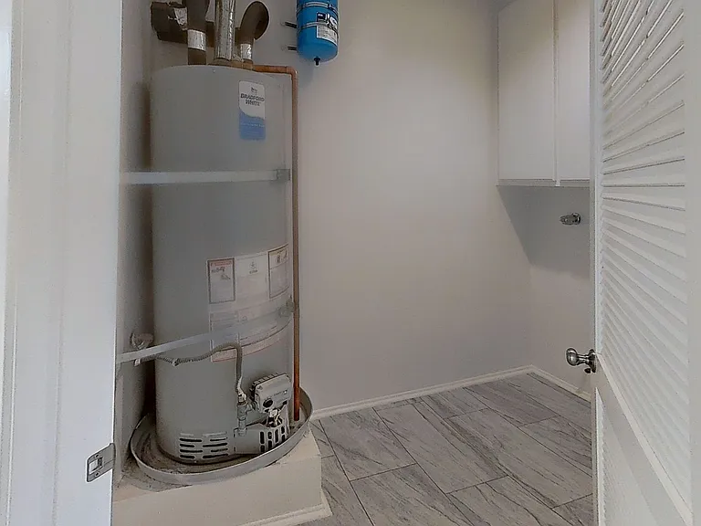 22525 Sherman Way #807 — Photo 18