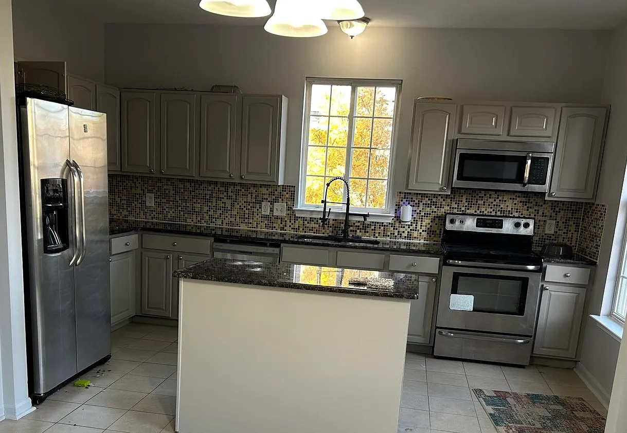 2 bed, 1683 sqft, $2,075 — Photo 2