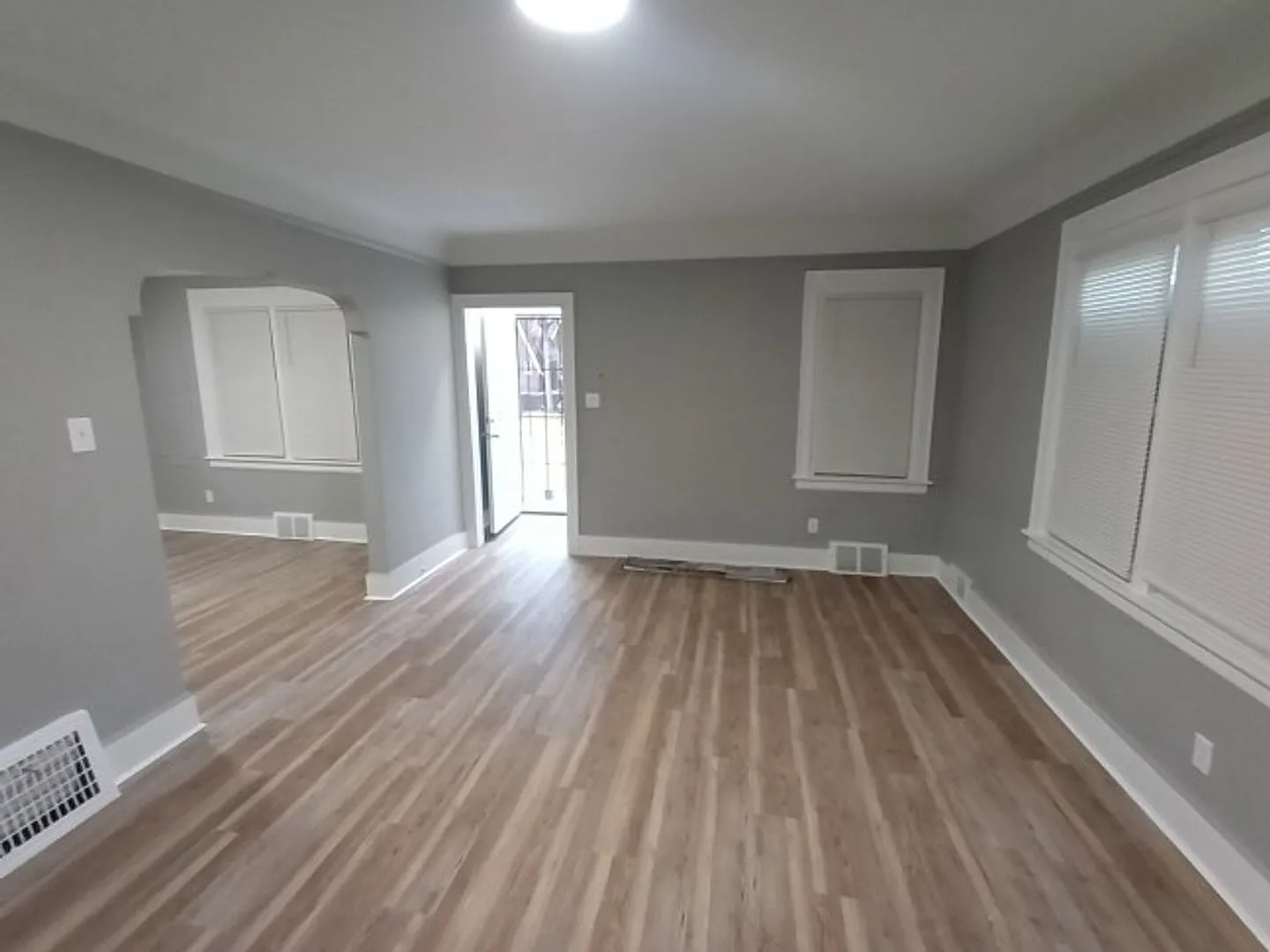 Charming 3 bedroom/1.5 bath Brick Home - Now Available! — Photo 3