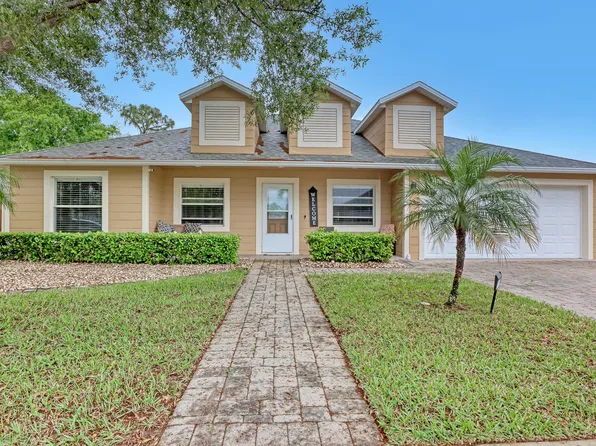 3939 Rolling Hill Dr, Titusville, FL 32796