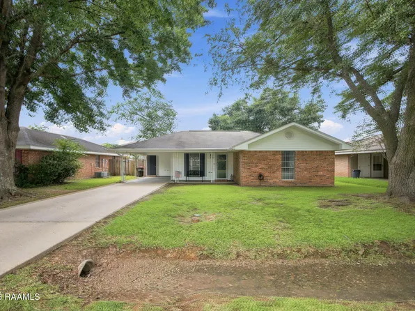 130 Marietta Dr, Youngsville, LA 70592