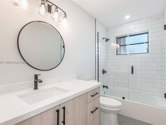 5th image of 8421 SW 27th Ter