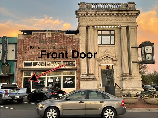 102 N Locust St — Photo 1