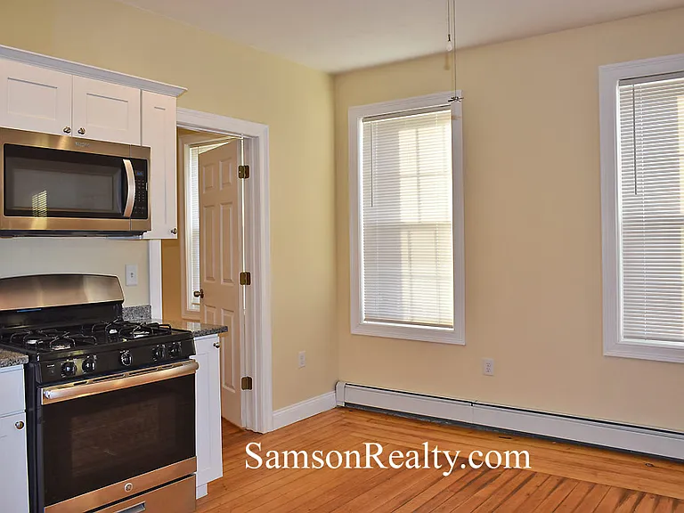 275 N Brow St #2 — Photo 2