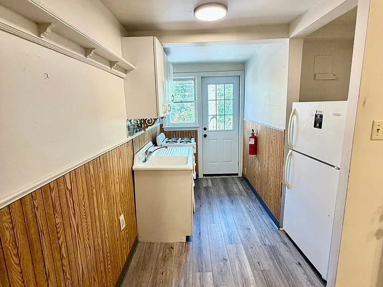 446 N Duke St #2F — Photo 12