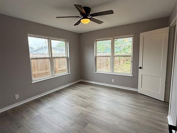 3rd image of 418 E Jones Ave