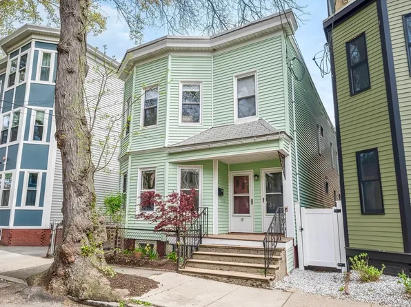 19 Palermo St #19, Cambridge, MA 02141