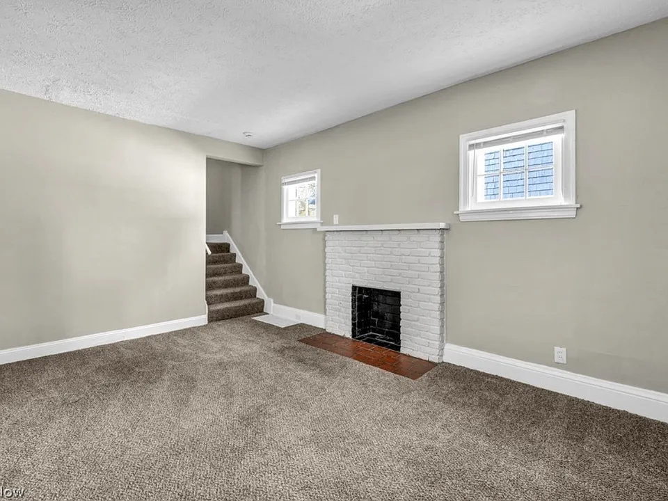 936 Selwyn Rd