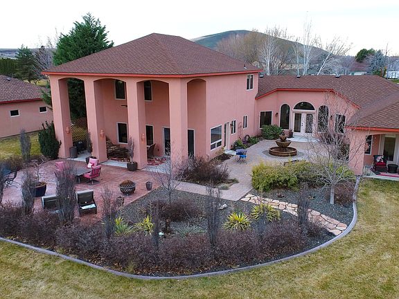 3rd image of 3700 Eastlake Dr