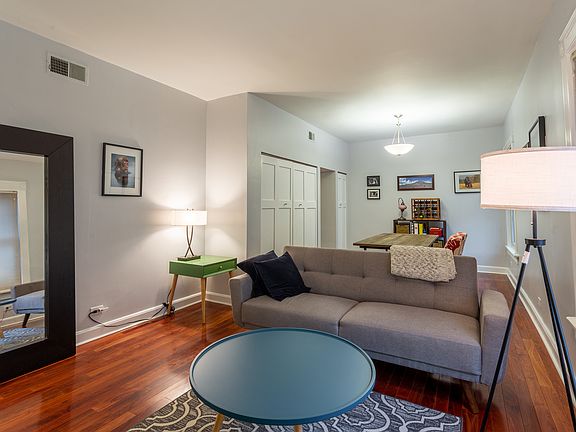 4th image of 807 W Belle Plaine Ave #104