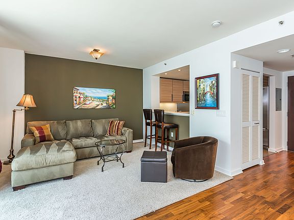 5th image of 555 4th St Unit 830