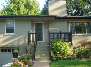 8776 Pine Ave, Saint Louis, MO 63144