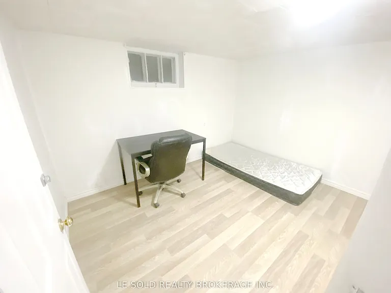 112 Leland St #BASEMENT — Photo 3