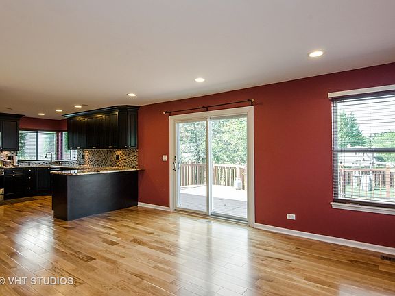 5th image of 998 Cortney Cir