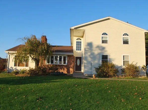 44 Northgate Dr, New Martinsville, WV 26155