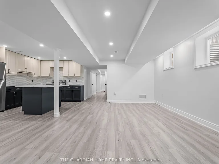 44 Williamson Dr W — Photo 10