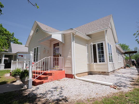 5th image of 602 N Walnut Street