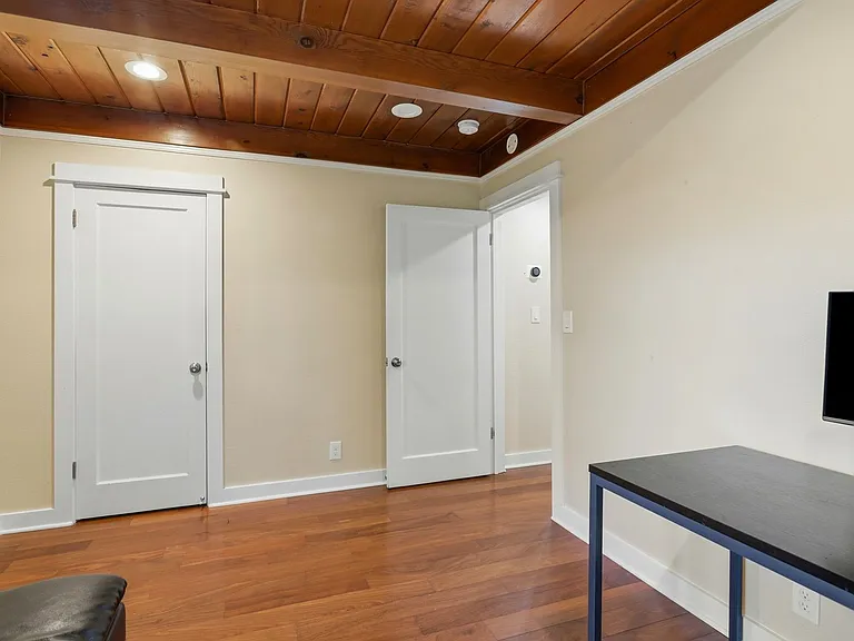 599 Borregas Ave — Photo 58