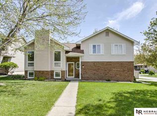 15435 Stoney Brook Blvd, Omaha, NE 68137