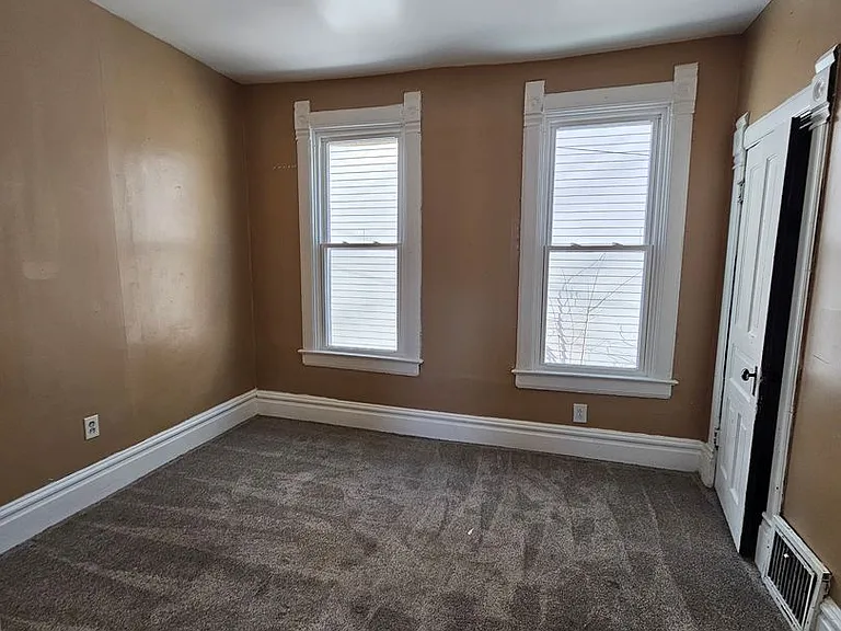 1308 S Western Ave — Photo 18