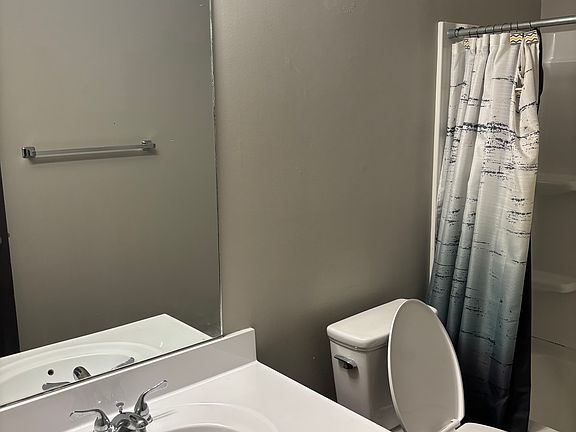 2nd image of 2445 Russell St APT 1
