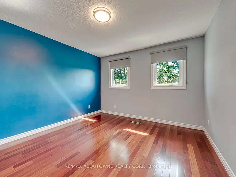 1124 Notley Cres — Photo 30