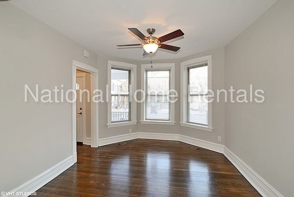 2nd image of 1903 W Berwyn Ave #G