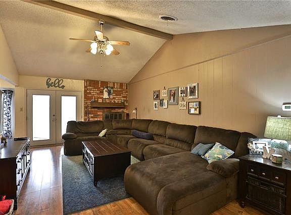 5th image of 5410 Teresa Ln