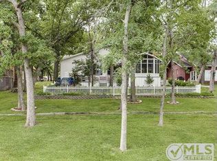 1011 Kiowa Dr W, Lake Kiowa, TX 76240