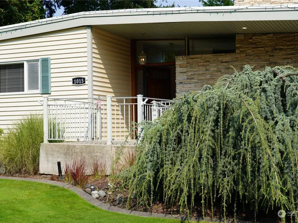 1015 Fir Park Lane, Fircrest, WA 98466