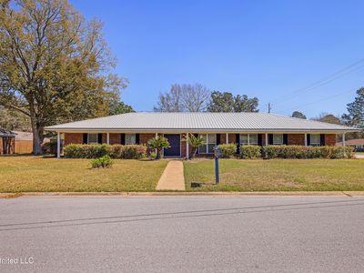 400 Woodland Park Dr, Biloxi, MS, 39531